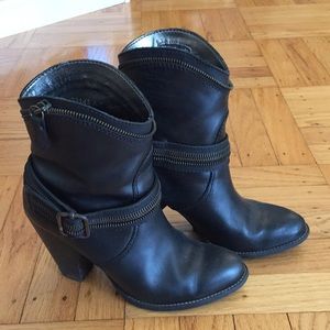 Bronx Black leather ankle booties
